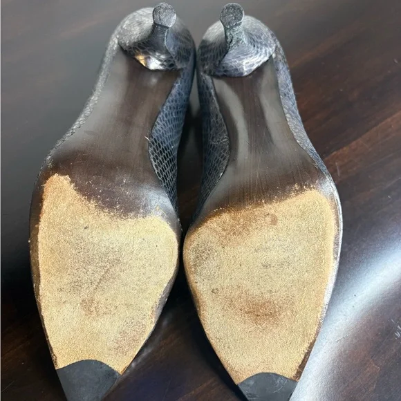 Stuart Weitzman Blue-Grey Snake Embossed Leather Pointed Toe Pumps | Size 6-ish - Picture 6 of 7
